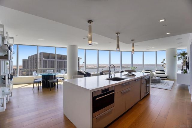 888 W E St # 2602, San Diego
