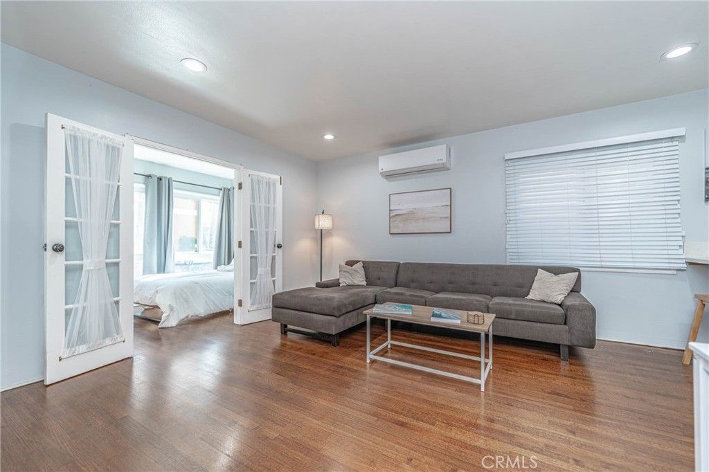 325 Cedar, Long Beach