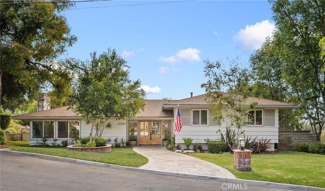 13081 Saint Thomas, North Tustin