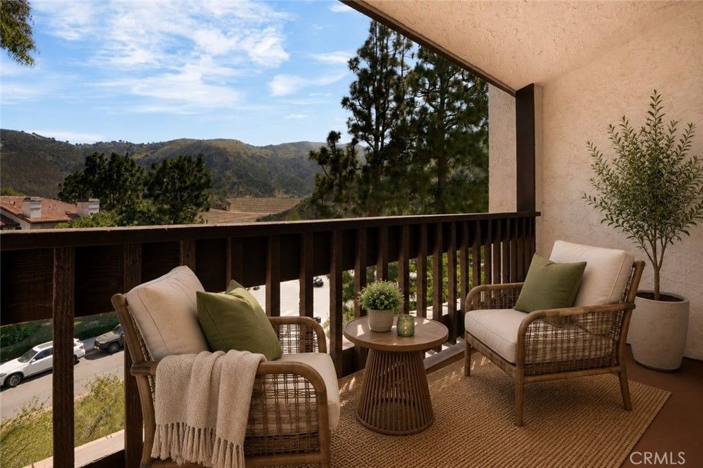 17255 Palisades Circle, Pacific Palisades