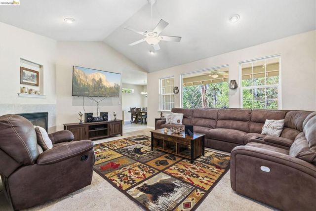 24230 N Oxbow Ln, Sonora