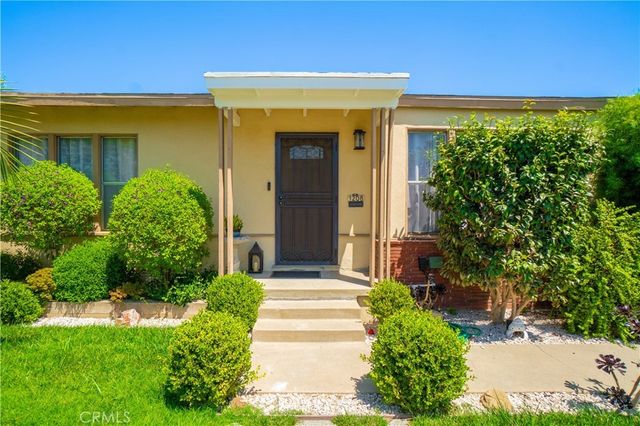 1208 S Stoneacre, Compton