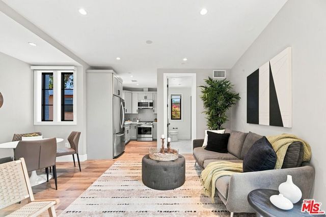 1348 S Burnside Avenue # 4, Los Angeles