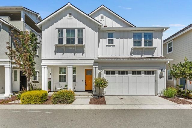 8459 Peninsula Way, Newark
