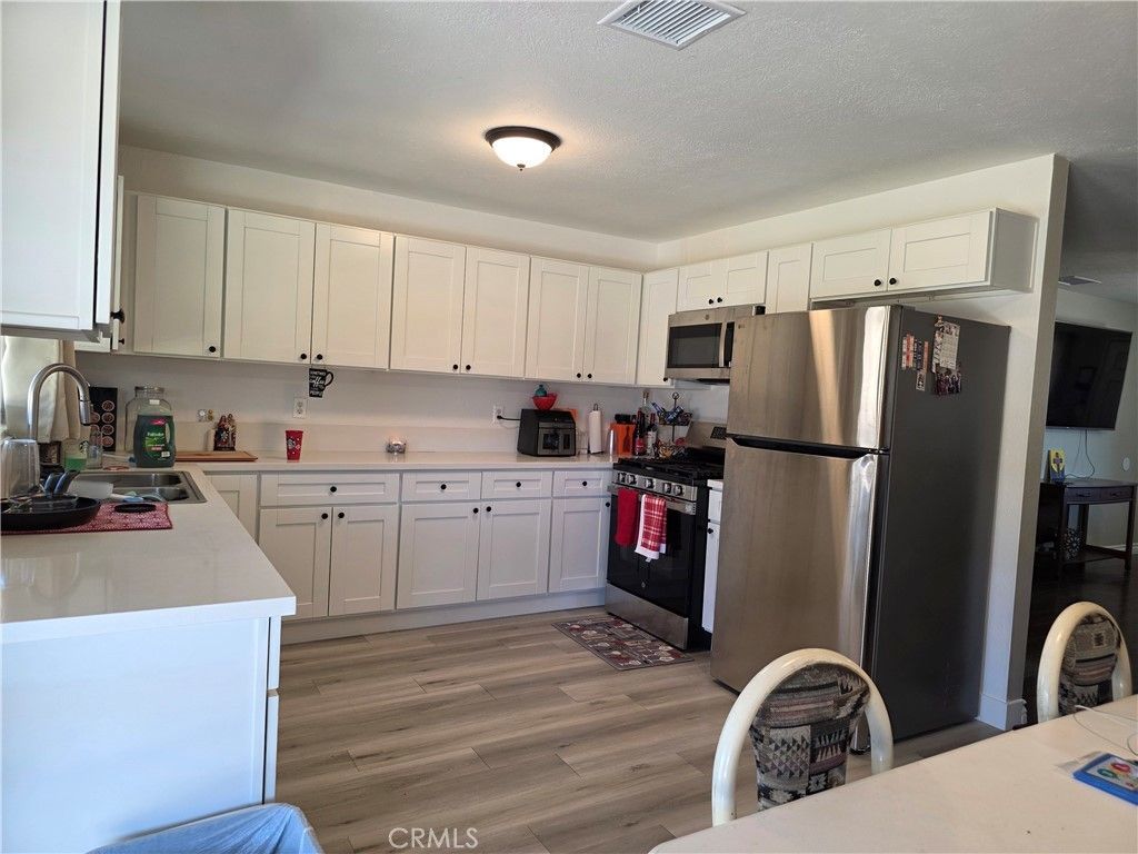 25595 Cheryle, Barstow