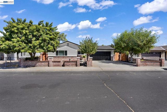 587 Somoa Lane, Lathrop