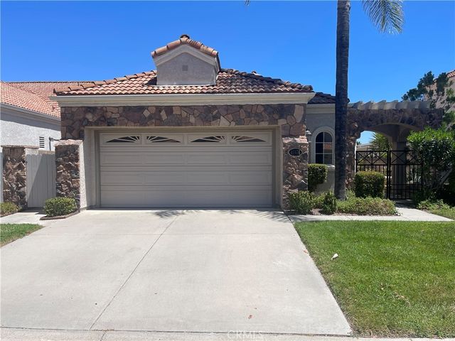 40416 Via Estrada, Murrieta
