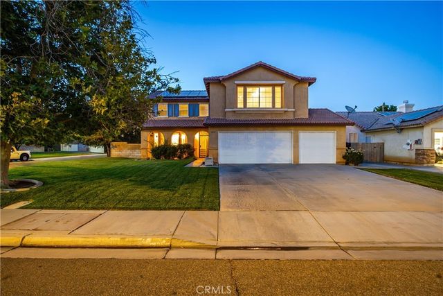 1531 W Avenue H4, Lancaster