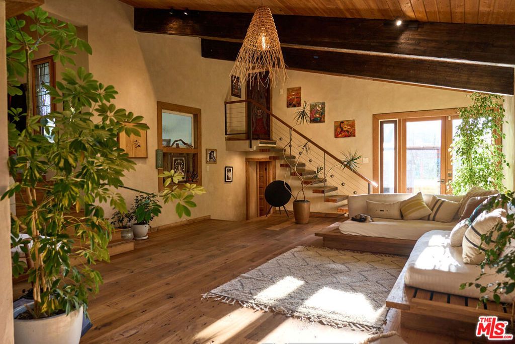 22068 Topanga School Road, Topanga