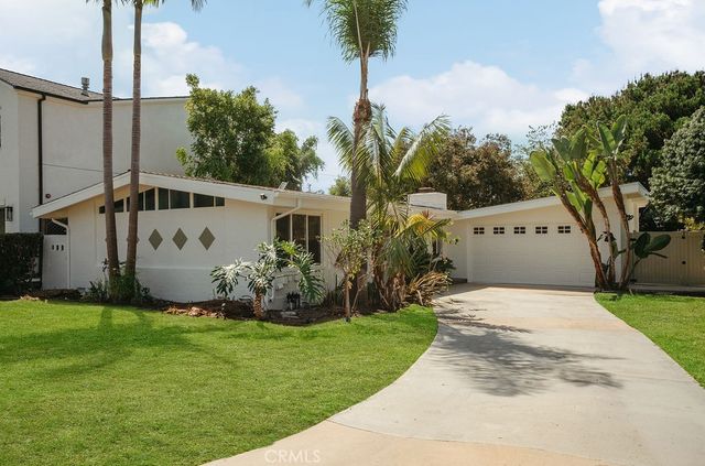 379 Walnut Street, Costa Mesa