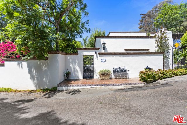 6317 Deep Dell Place, Los Angeles