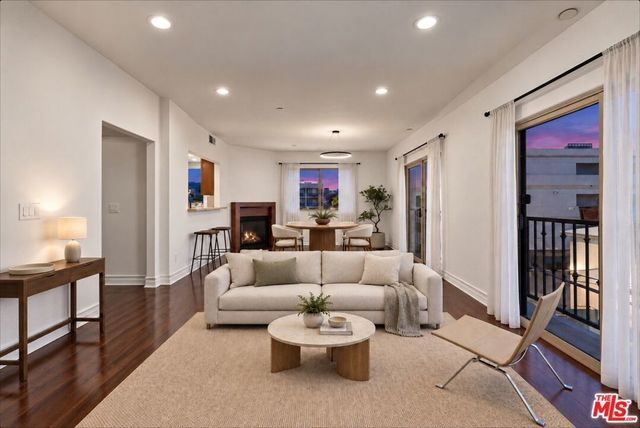 936 N Hudson Avenue # 302, Los Angeles