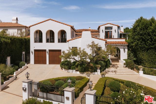 124 N Woodburn Drive, Los Angeles