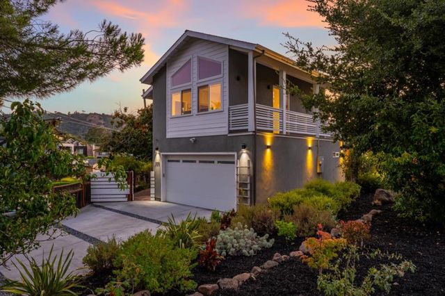 300 De Anza Avenue, San Carlos