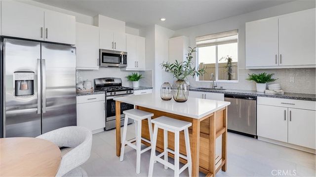 17956 Hawes Court, Hesperia
