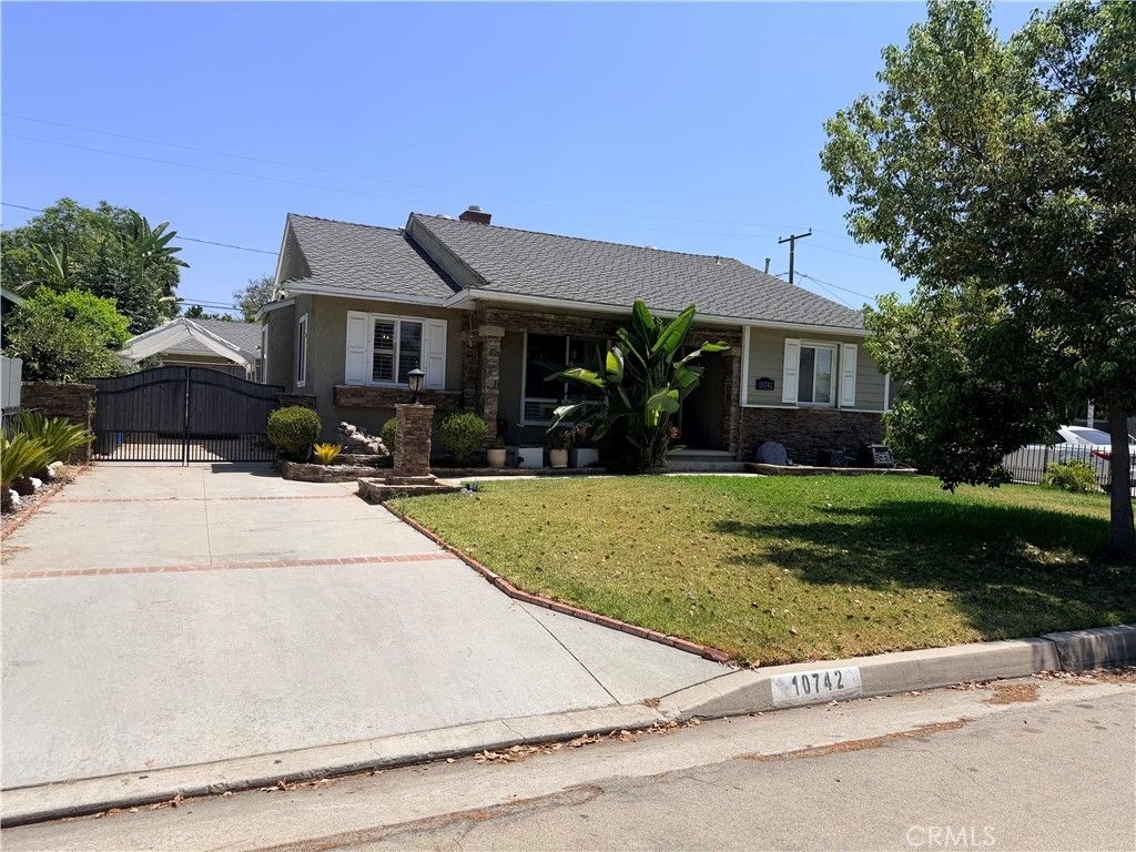 10742 Virginia, Whittier