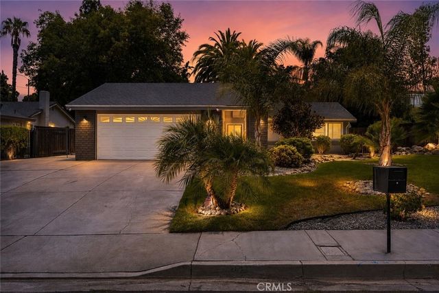 2132 Trafalgar, Riverside