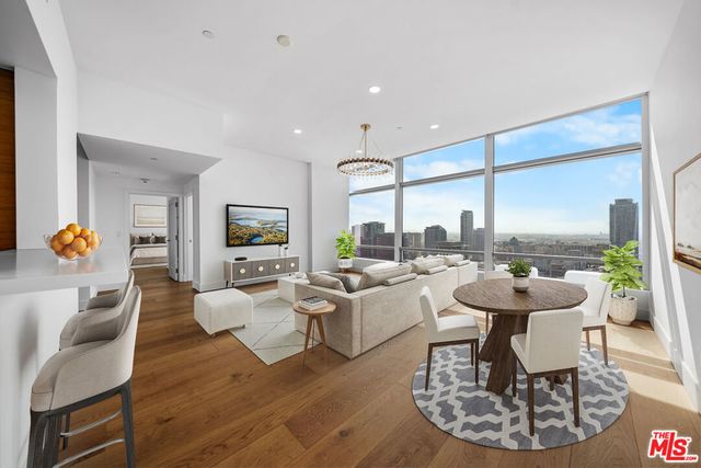 900 W Olympic Boulevard # 32i, Los Angeles