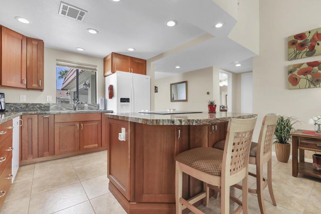 40360 Bay Hill Way, Palm Desert