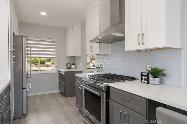 904 E Edgecomb, Covina