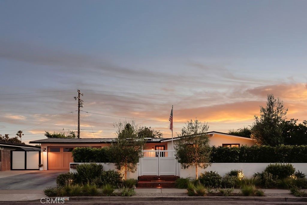 271 Camellia Lane, Costa Mesa