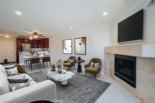 5510 Owensmouth Avenue # 209, Woodland Hills