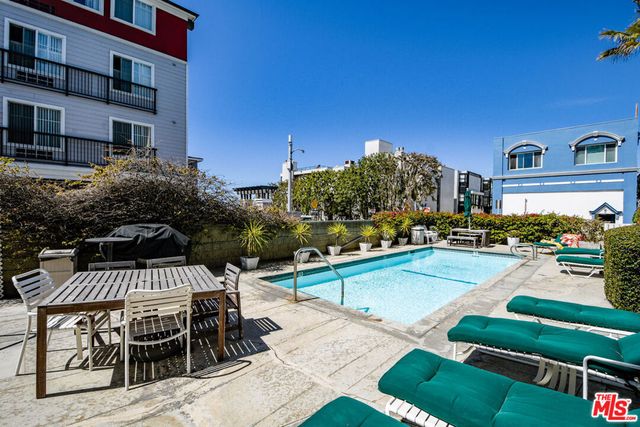 22 Navy Street # 103, Venice