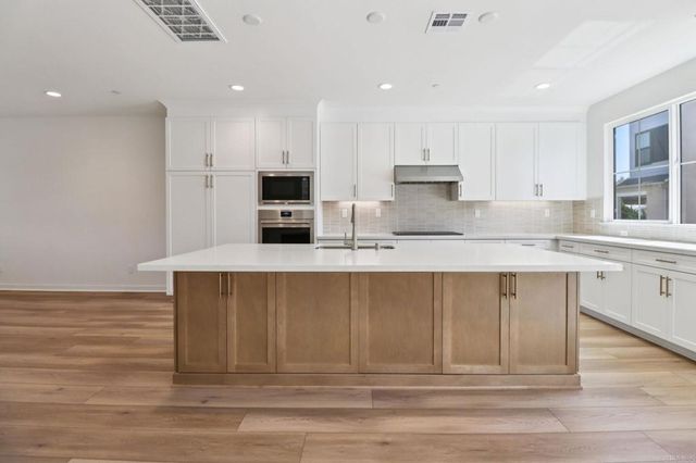 4942 Spirea Way, Carlsbad