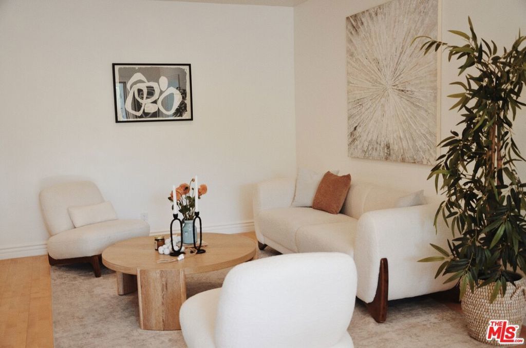1328 Havenhurst Drive # 202, West Hollywood