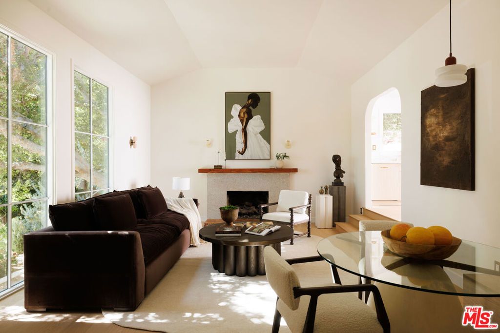 4300 Ambrose Avenue, Los Angeles