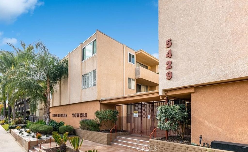 5429 Newcastle Avenue # 313, Encino