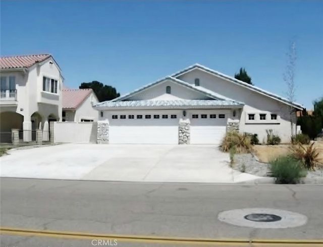 17980 Mariner, Victorville