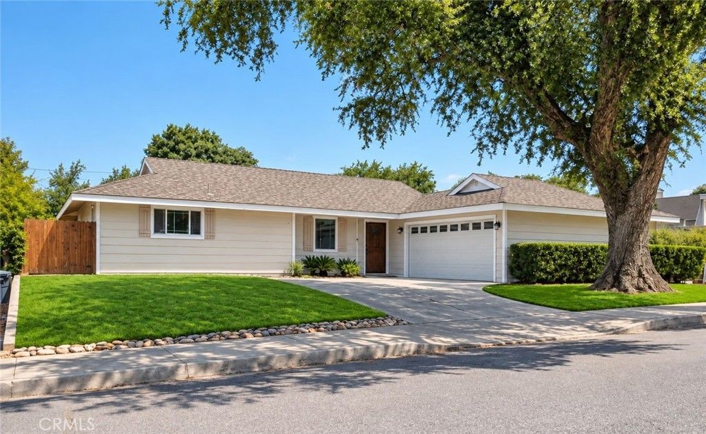 611 Iris, Redlands