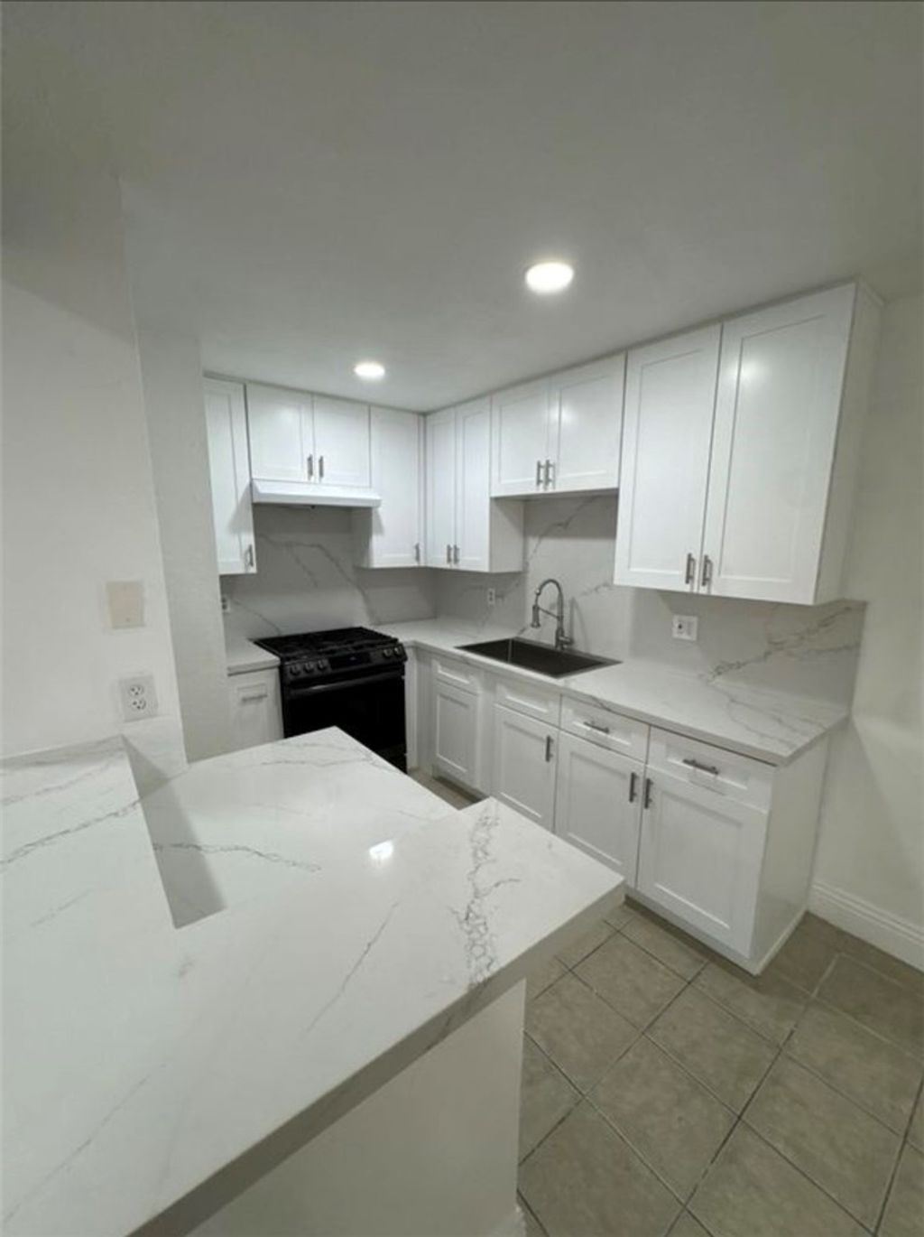 1101 W Macarthur # 301, Santa Ana