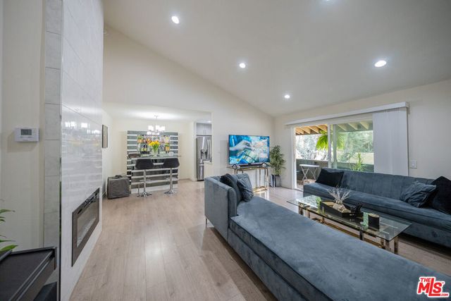 15425 Sherman Way # 241, Los Angeles