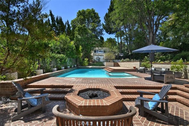 4237 Ellenita, Tarzana
