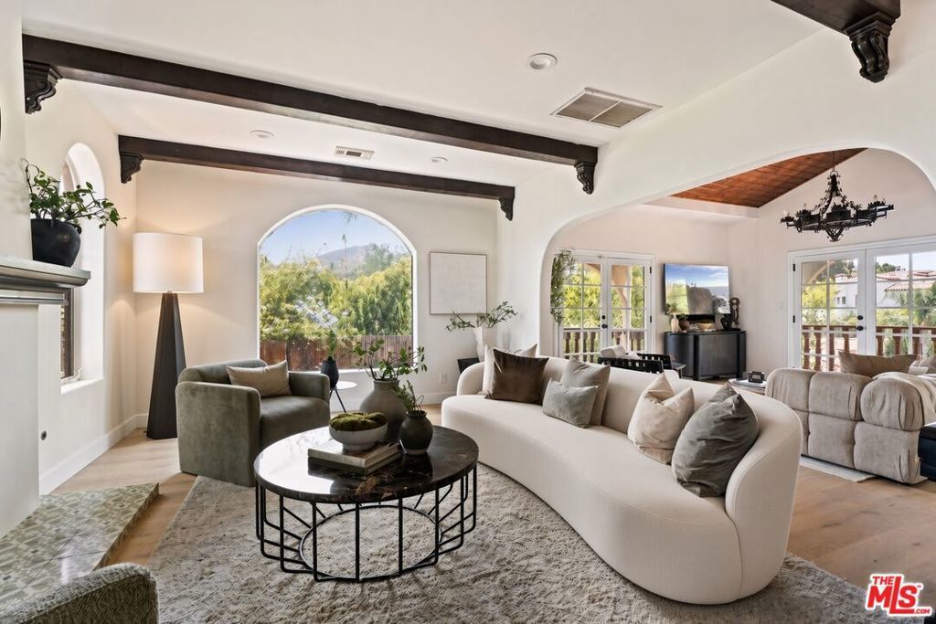3249 Bennett Drive, Los Angeles