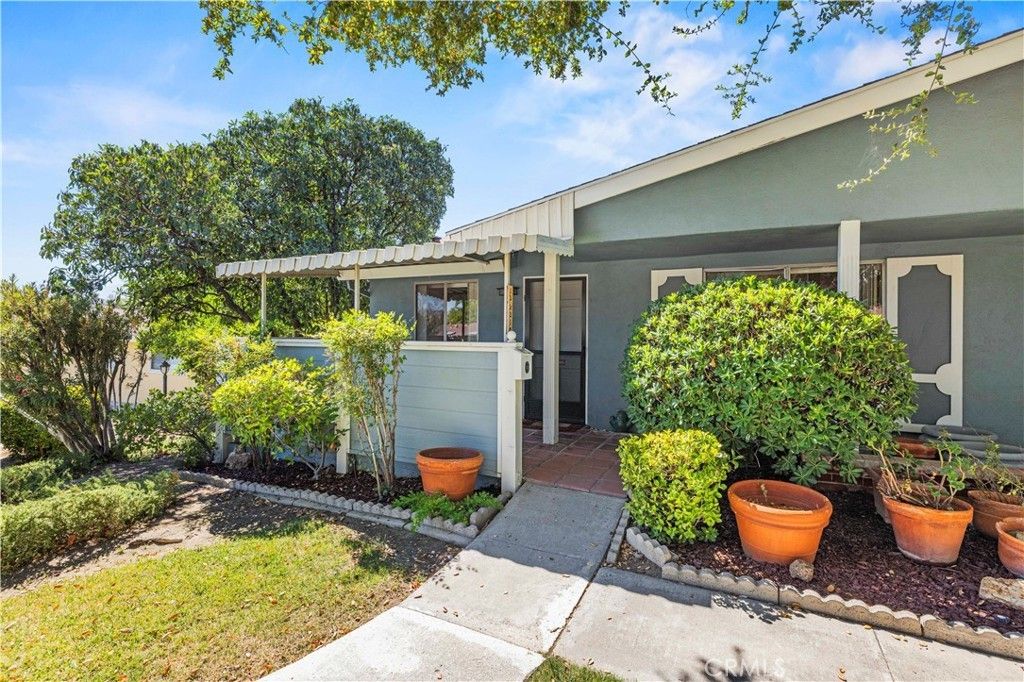 19231 Avenue Of The Oaks # A, Newhall