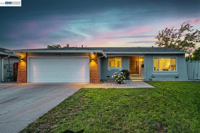 3105 Rowe Pl, Fremont