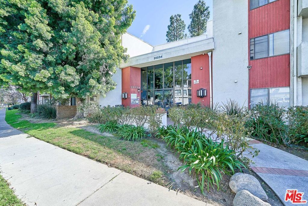 20234 Cantara Street # 229, Winnetka