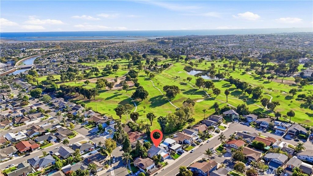 5872 Meadowbrook Drive, Huntington Beach