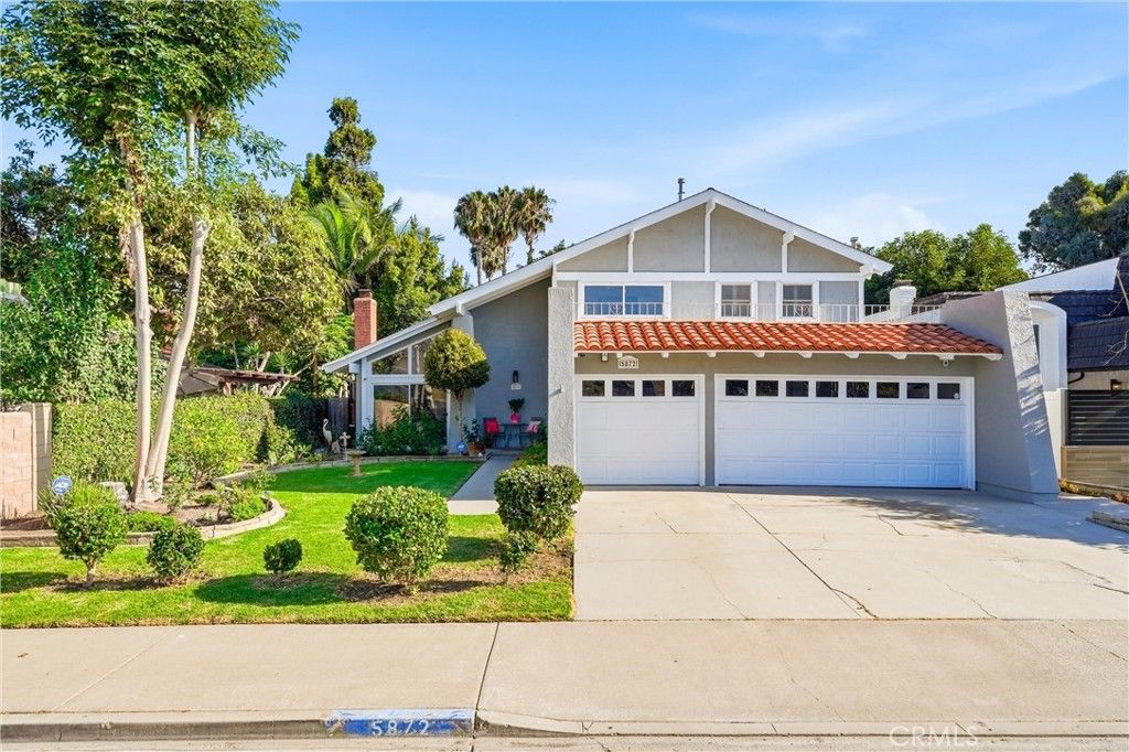 5872 Meadowbrook Drive, Huntington Beach