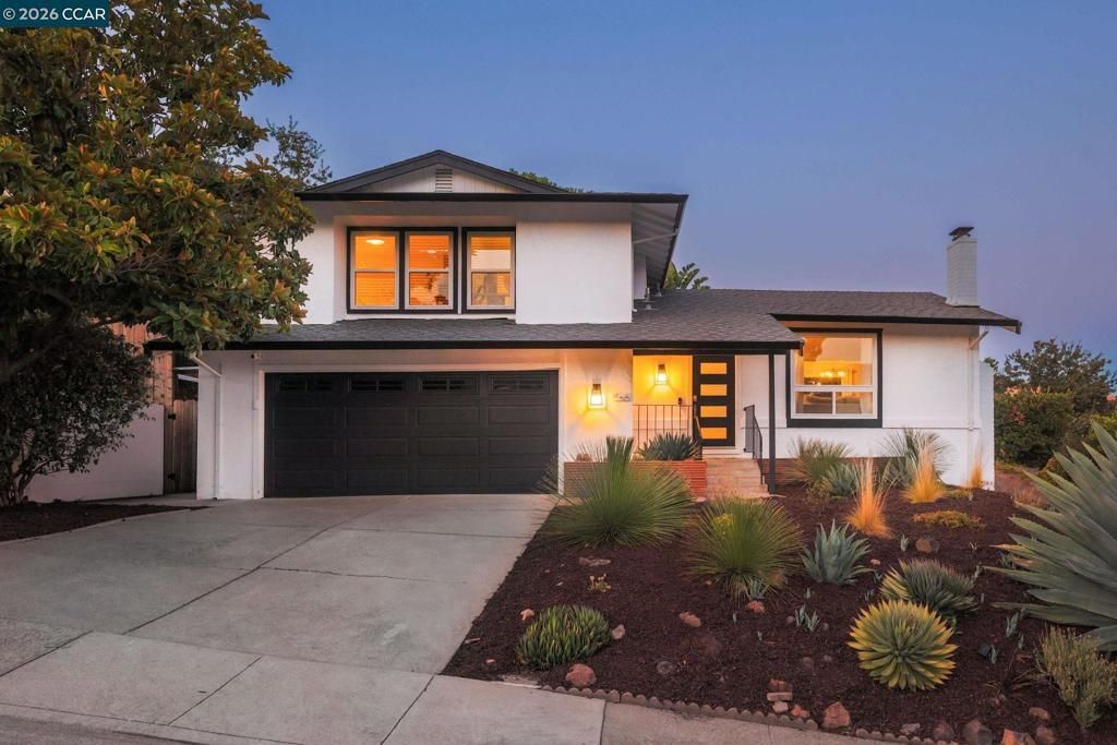 566 Webster Dr, Martinez