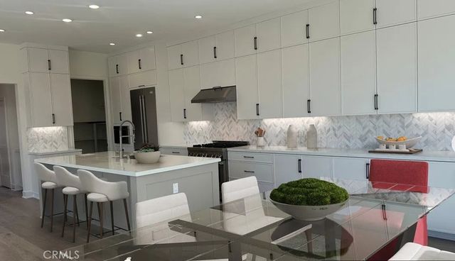 127 Campion, Irvine