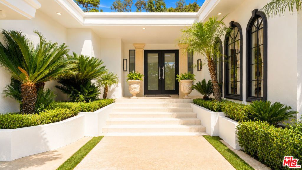 1856 Loma Vista Drive, Beverly Hills