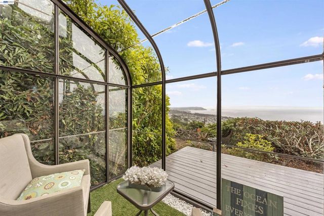 262 Beachview Ave # 4, Pacifica