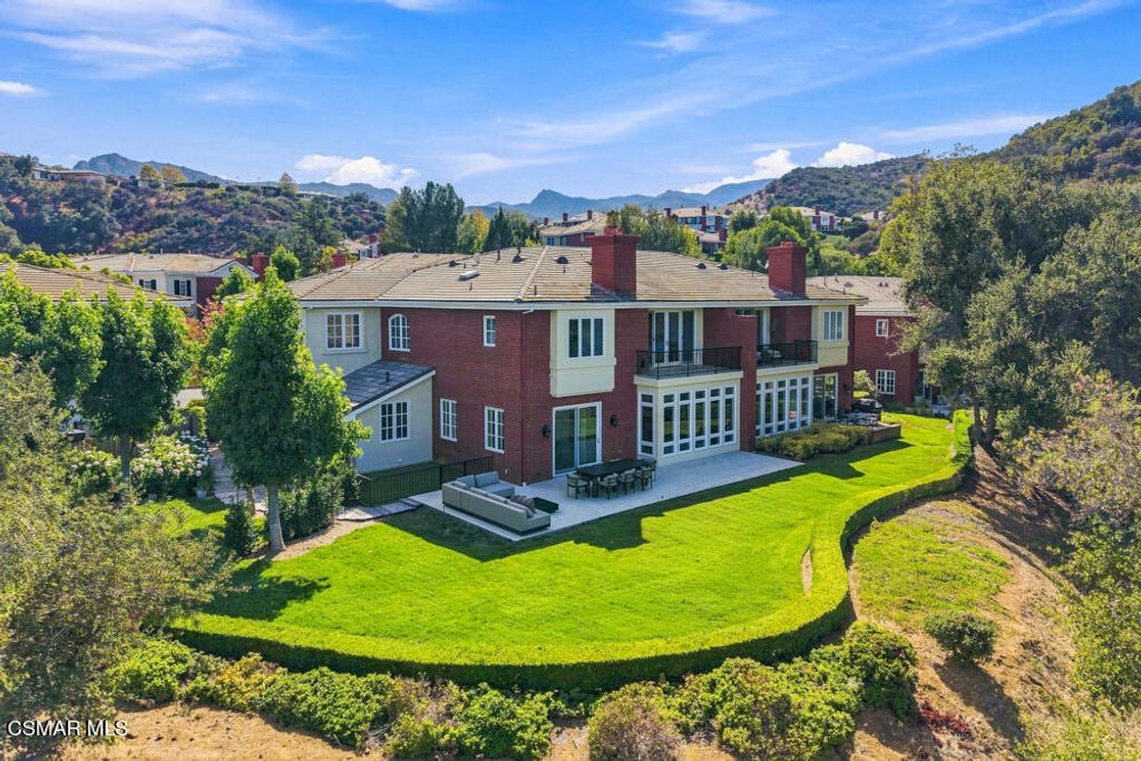 2342 Heatherbank Court, Thousand Oaks