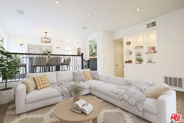 21821 Burbank Boulevard # 151, Los Angeles