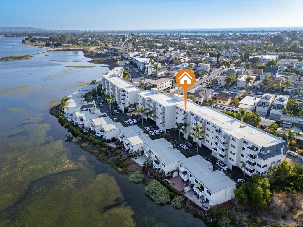 4015 Crown Point Dr # P6, San Diego