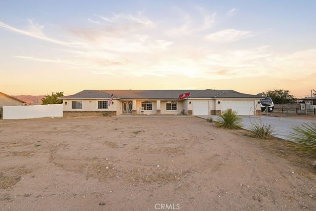 14821 Gayhead Road, Apple Valley